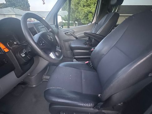 Used 2016 Mercedes-Benz Sprinter 2500 image 5