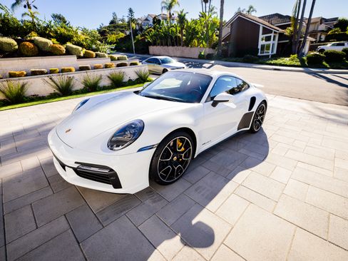 Used 2021 Porsche 911 Turbo S image 10