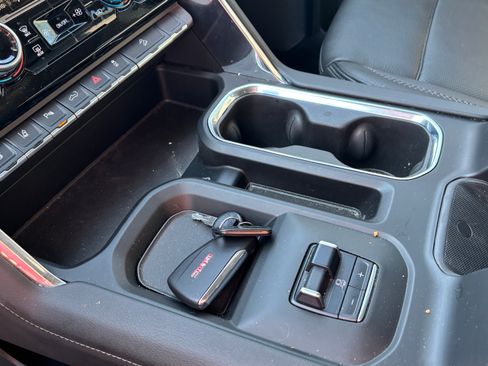 Used 2024 GMC Sierra 2500 Denali w/ Denali Reserve Package image 15