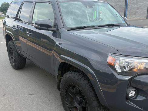 Used 2024 Toyota 4Runner SR5 Premium w/ Moonroof Package AWD/4WD image 4