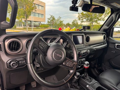 Used 2019 Jeep Wrangler Unlimited Sport S AWD/4WD image 10