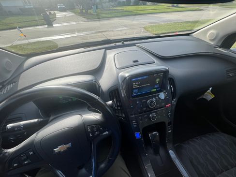 Used 2015 Chevrolet Volt w/ Enhanced Safety Package 1 image 6