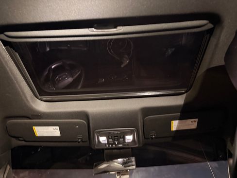 Used 2025 GMC Sierra 1500 AT4 w/ AT4 Premium Package image 12