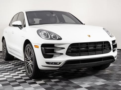 Used 2015 Porsche Macan Turbo AWD/4WD image 4
