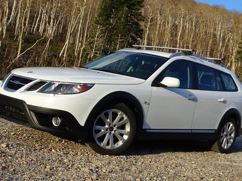 Used 2010 Saab 9-3 X w/ Comfort Package AWD/4WD image 4