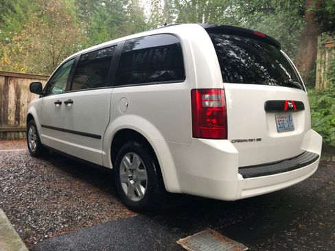 Used 2008 Dodge Grand Caravan SE image 5