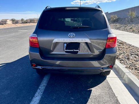 Used 2010 Toyota Highlander Limited image 4