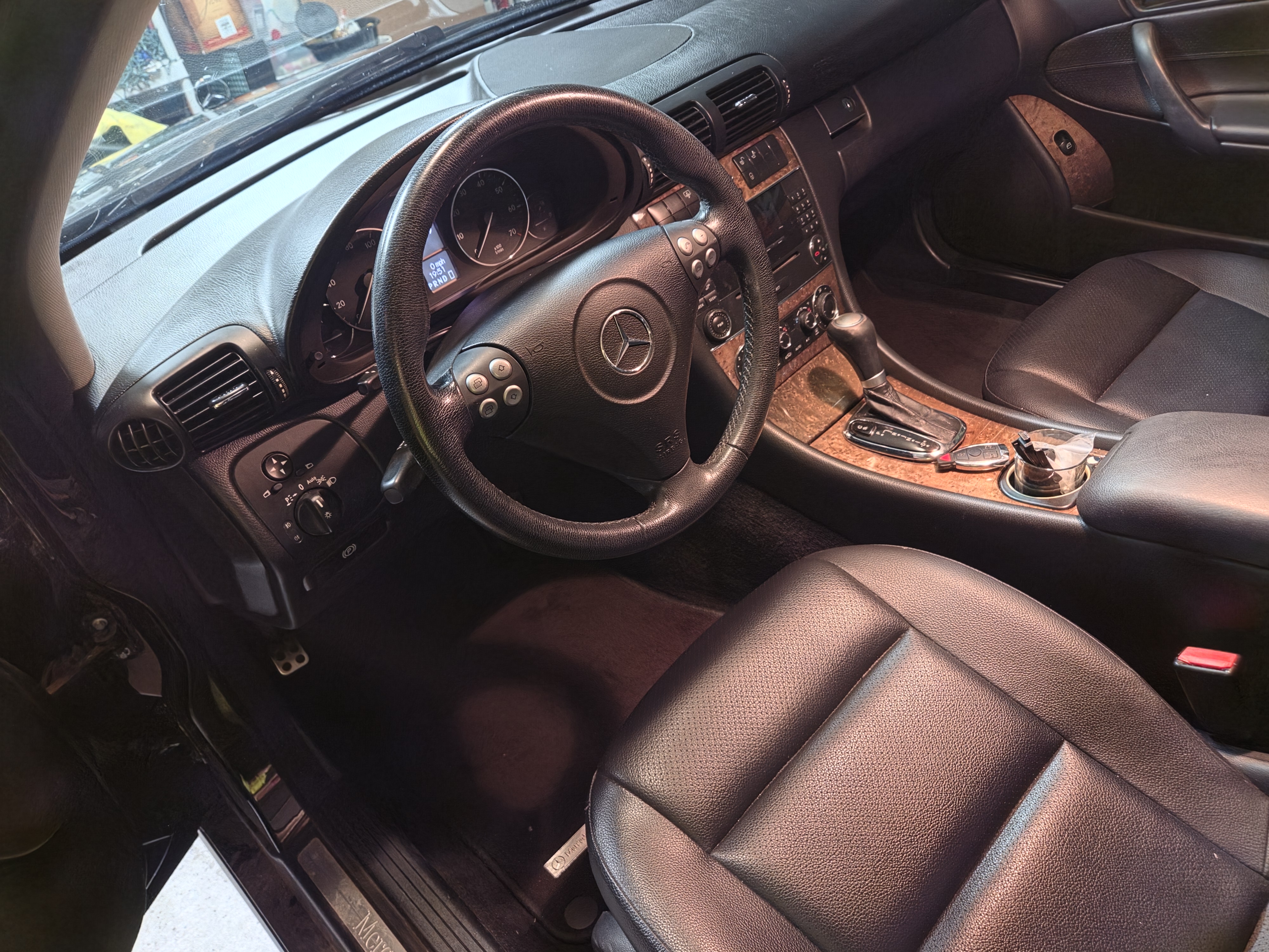 Used 2007 Mercedes-Benz C 230 Sedan image 14