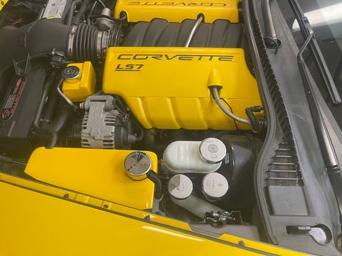 Used 2006 Chevrolet Corvette Z06 w/ Preferred Equipment Group RWD image 13