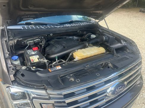 Used 2018 Ford Expedition Max XLT w/ Equipment Group 202A image 13