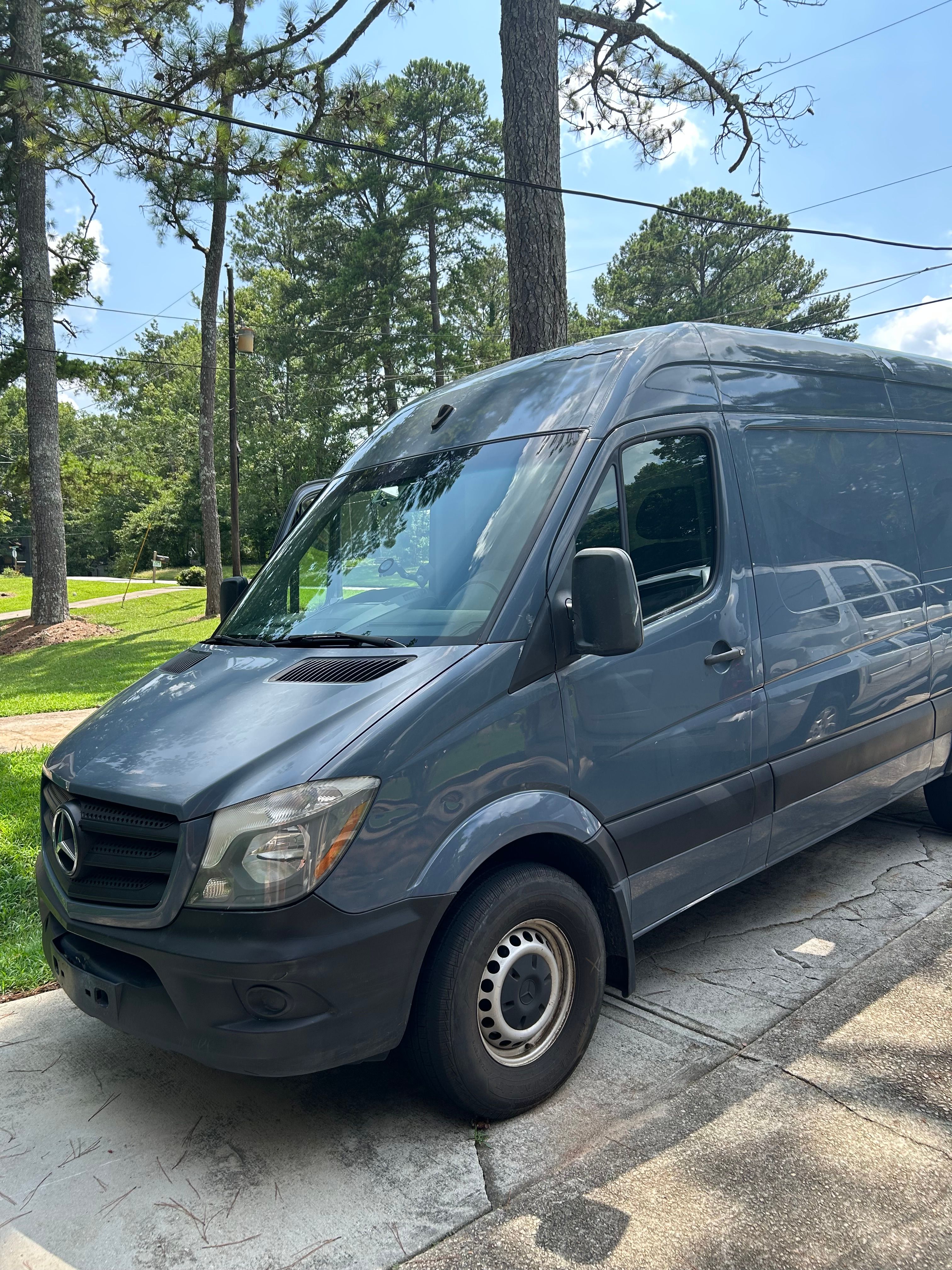Used 2018 Mercedes-Benz Sprinter 2500 image 4