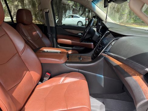 Used 2016 Cadillac Escalade Premium image 22