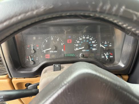 Used 1997 Jeep Wrangler Sahara AWD/4WD image 26