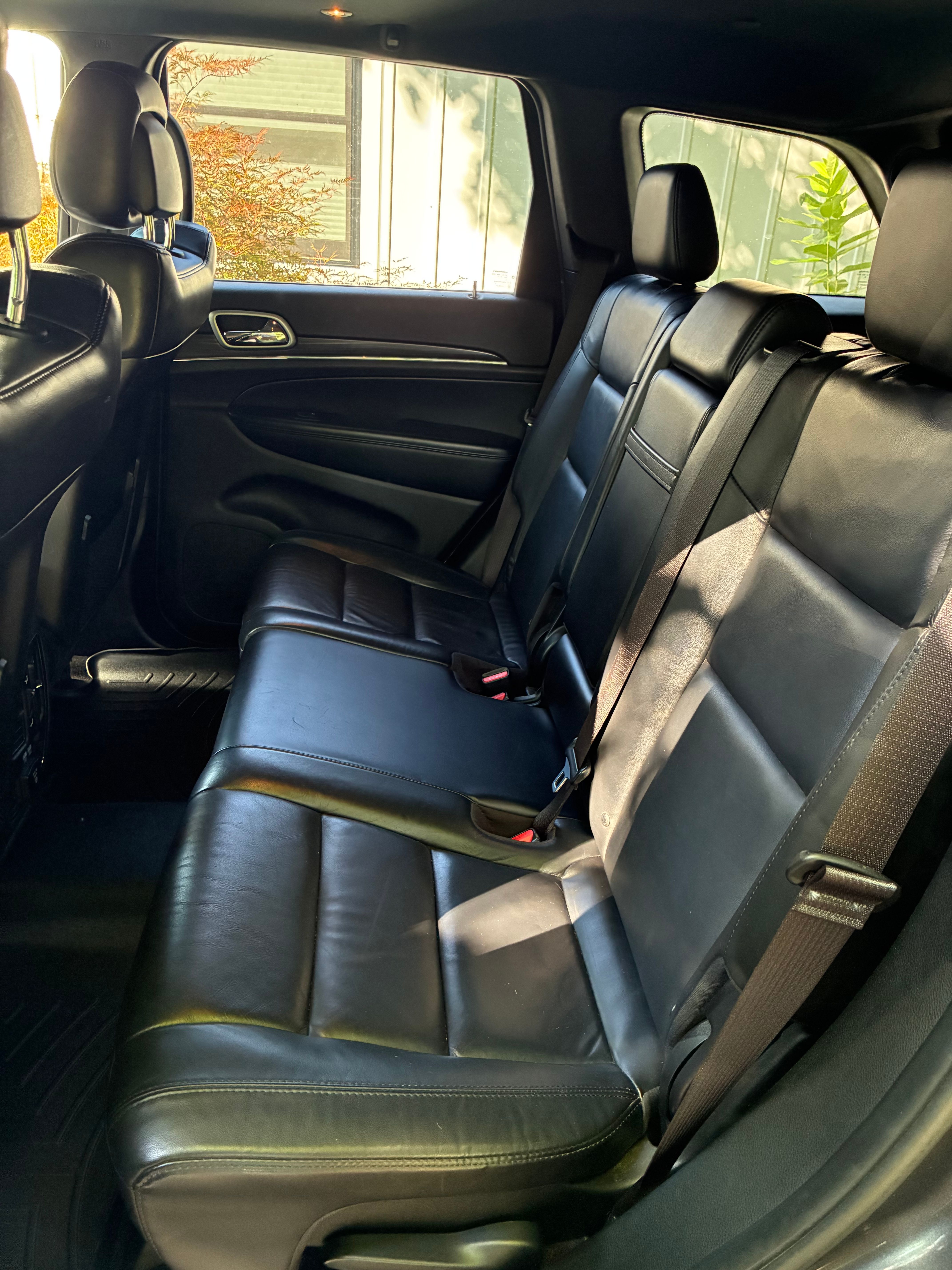 Used 2019 Jeep Grand Cherokee Limited AWD/4WD image 4