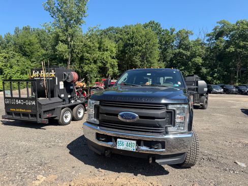 Used 2018 Ford F250 XL w/ Power Equipment Group AWD/4WD image 2