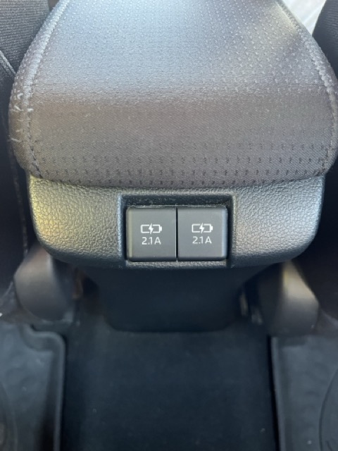 Used 2021 Toyota Prius LE FWD image 19