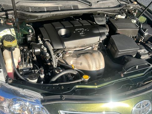 Used 2011 Toyota Camry image 9