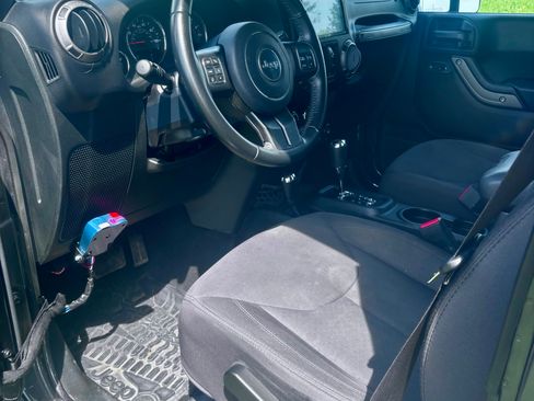 Used 2018 Jeep Wrangler Unlimited Sport S AWD/4WD image 8