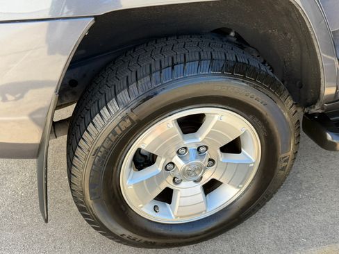 Used 2004 Toyota 4Runner Sport image 9