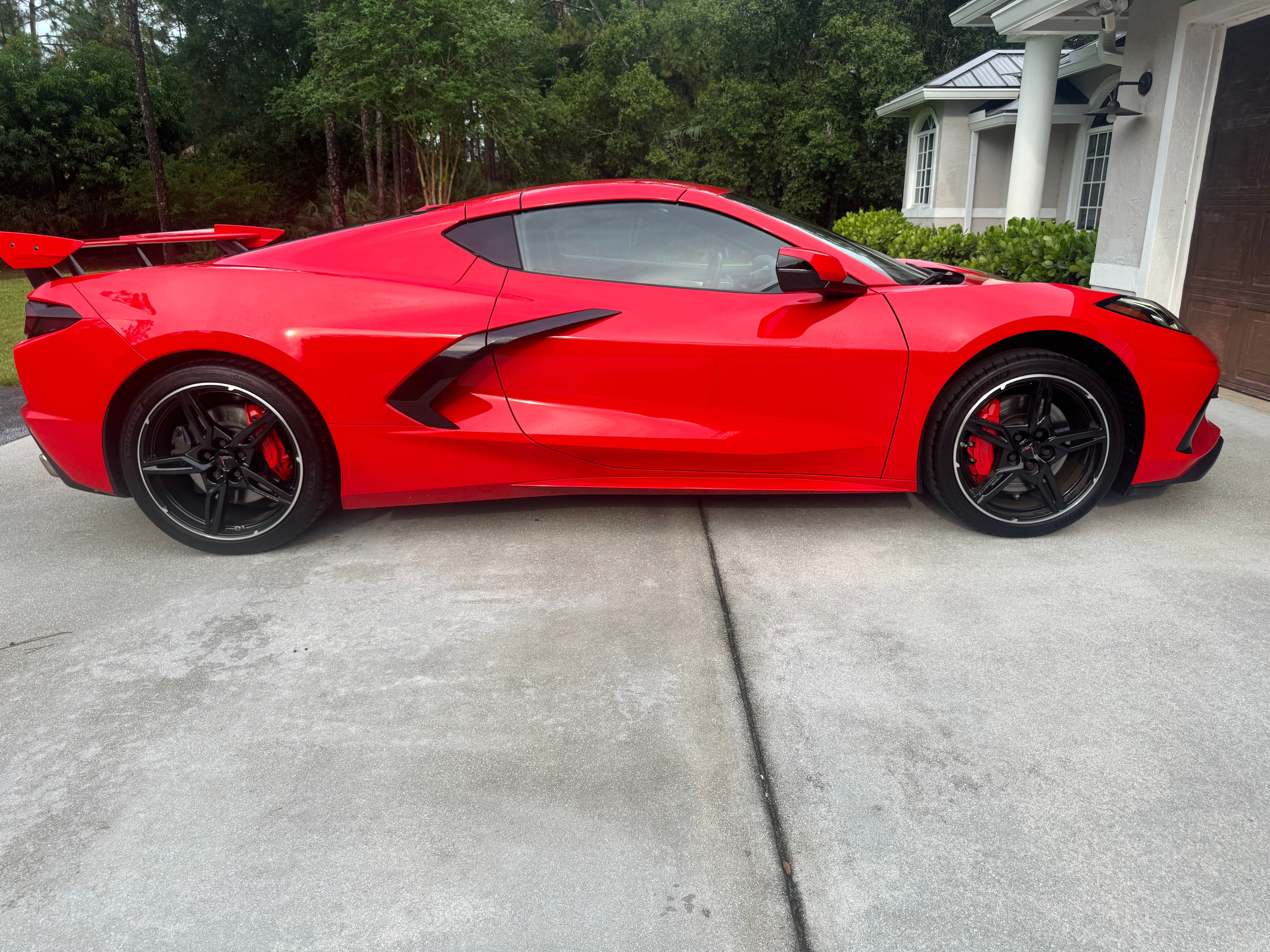 Used 2022 Chevrolet Corvette Stingray Preferred Cpe w/ Z51 Performance Package RWD image 8