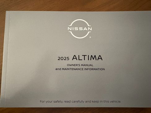 Used 2025 Nissan Altima 2.5 SR w/ SR Premium Package image 29