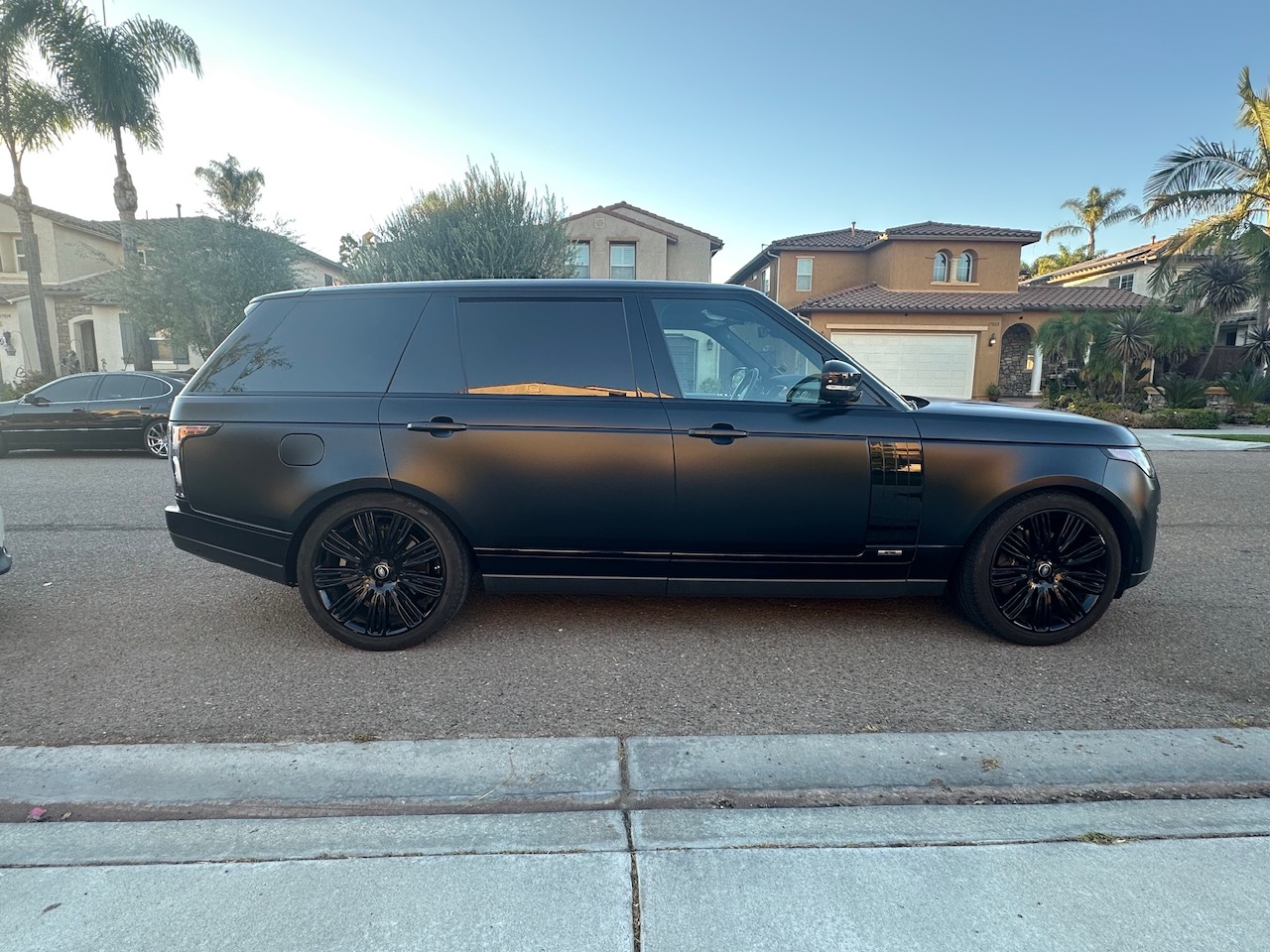 Used 2019 Land Rover Range Rover Long Wheelbase Supercharged AWD/4WD image 8