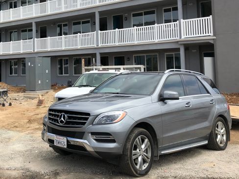 Used 2013 Mercedes-Benz ML 350 BlueTEC 4MATIC image 9