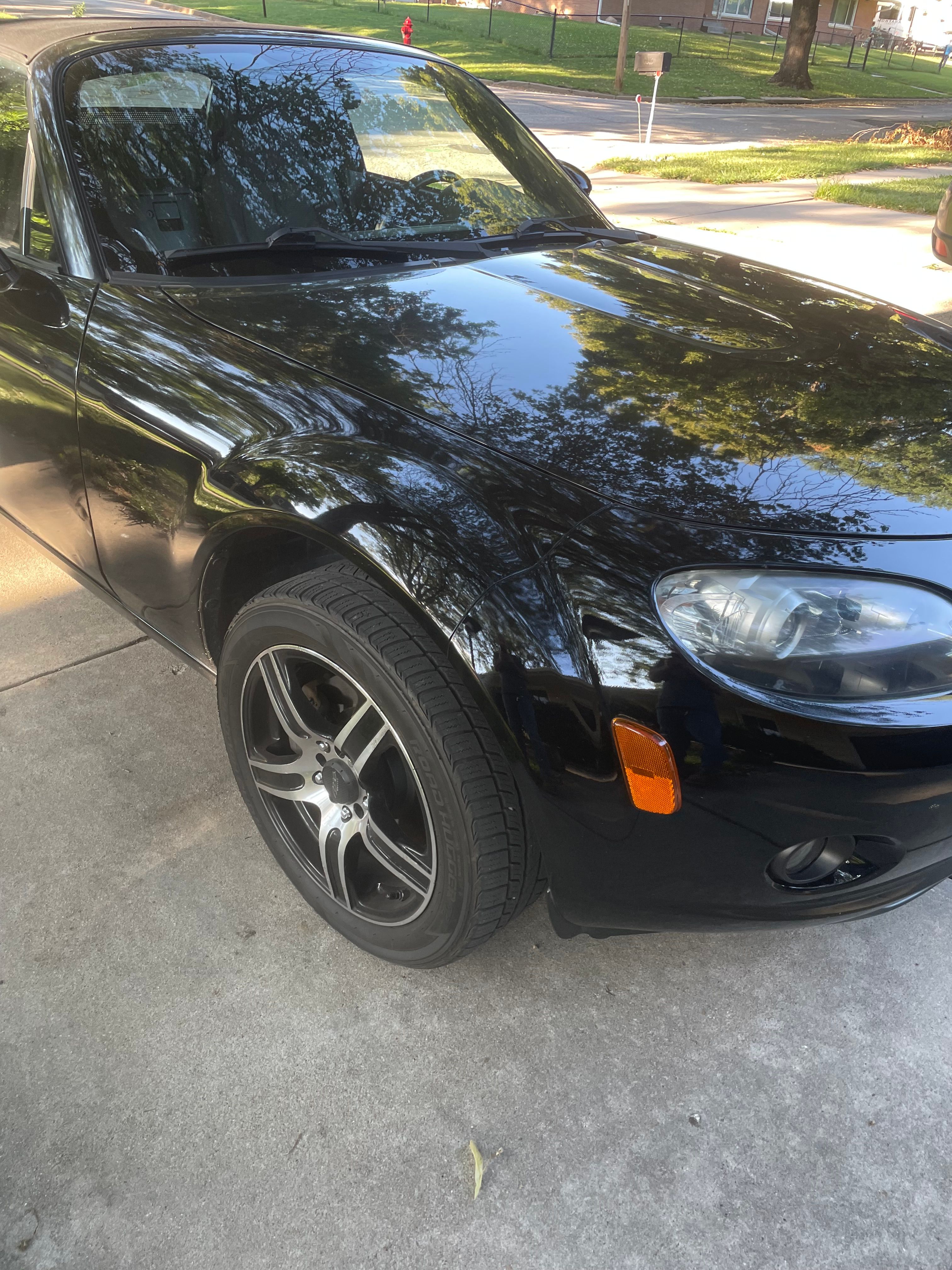 Used 2008 MAZDA MX-5 Miata Sport w/ Convenience Pkg RWD image 4