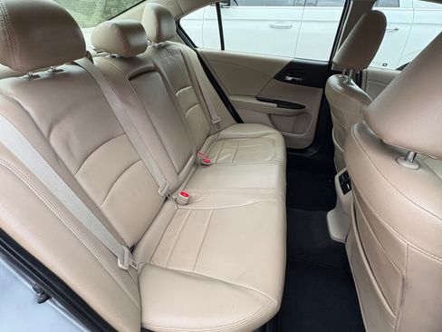 Used 2017 Honda Accord Hybrid Sedan image 12