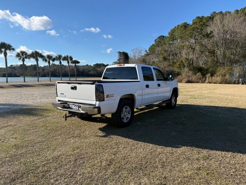 Used 2007 Chevrolet Silverado 1500 LT w/ Onstar Plus Package image 4