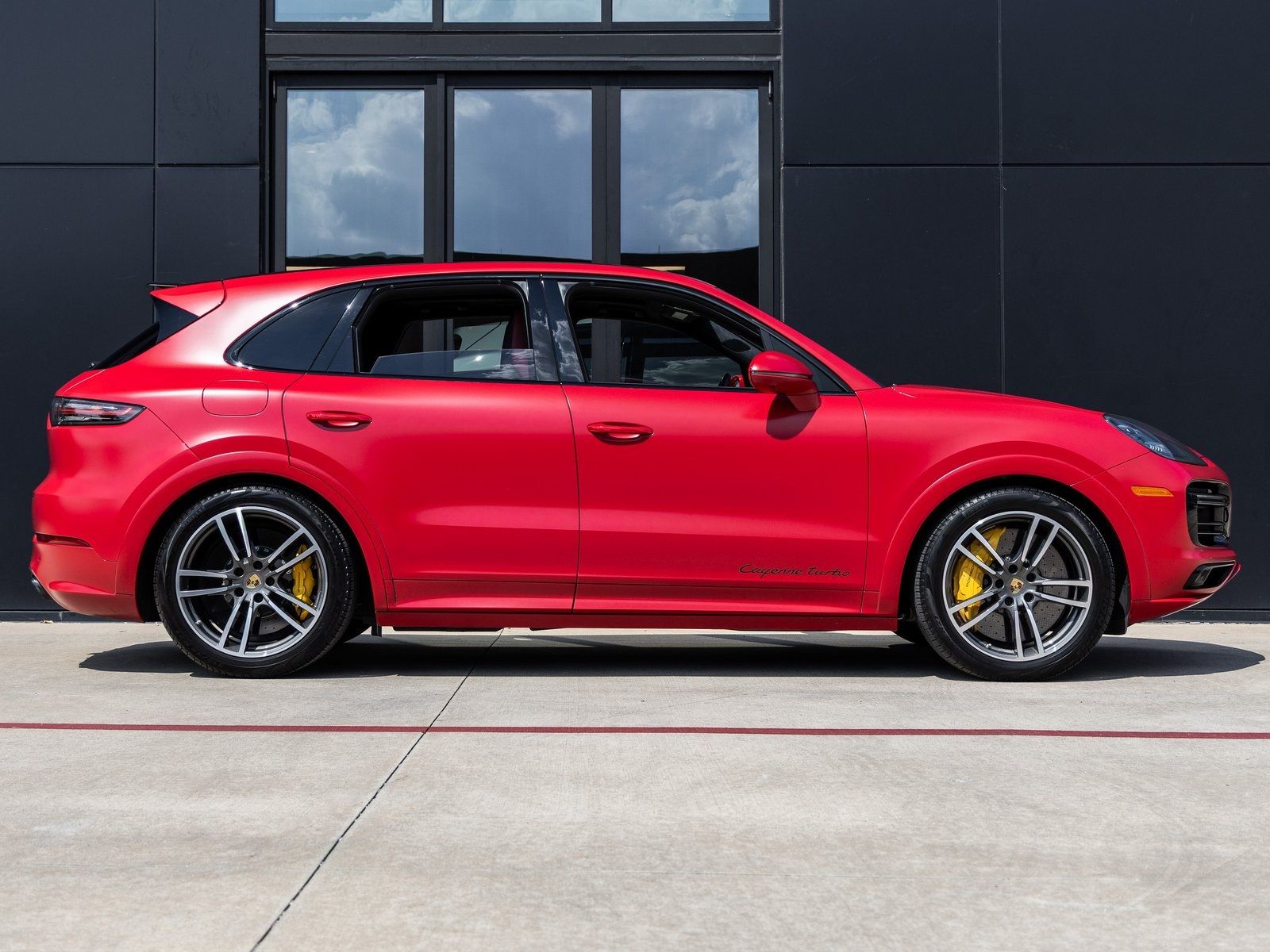 Used 2021 Porsche Cayenne Turbo AWD/4WD image 11