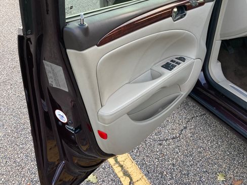 Used 2008 Buick Lucerne CXL w/ Ultra Confidence Package image 5