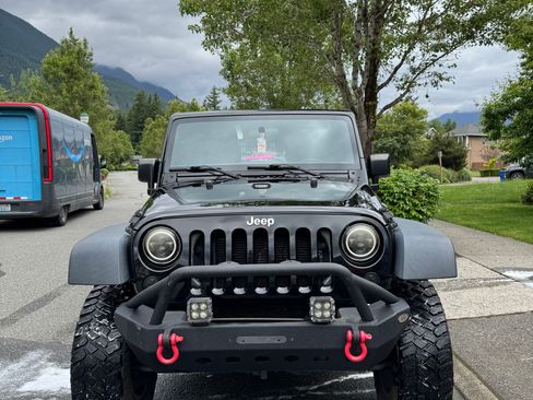 Used 2015 Jeep Wrangler Unlimited Sport w/ Max Tow Package AWD/4WD image 5