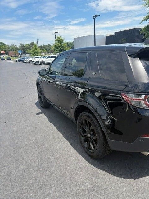 Used 2017 Land Rover Discovery Sport HSE AWD/4WD image 13