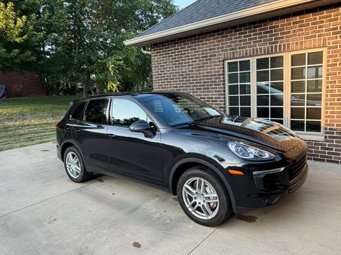 Used 2015 Porsche Cayenne S AWD/4WD image 1