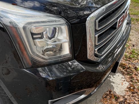 Used 2017 GMC Yukon SLT image 24