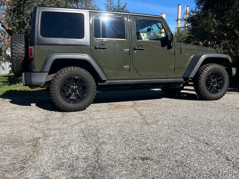 Used 2015 Jeep Wrangler Unlimited Sport image 17