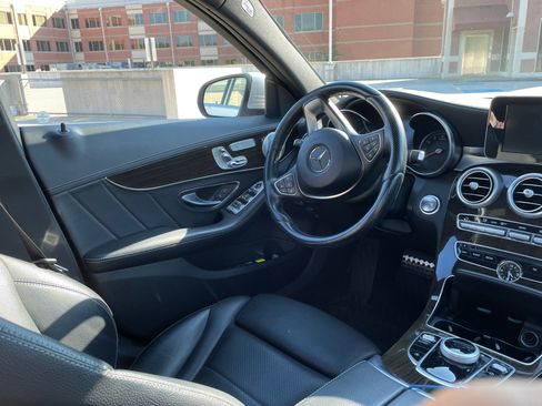 Used 2017 Mercedes-Benz C 300 4MATIC Sedan image 11
