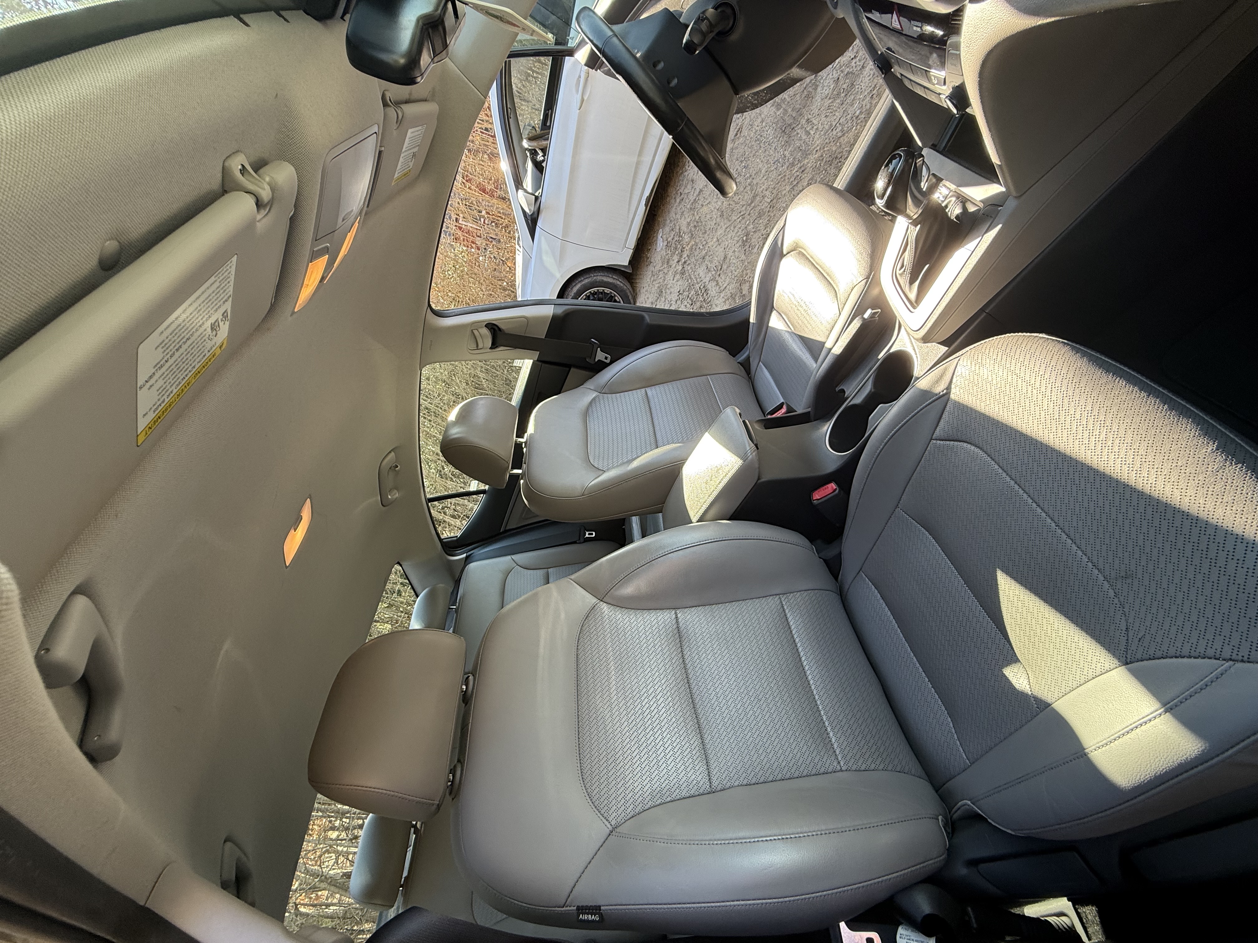 Used 2017 Hyundai Elantra Limited w/ Cargo Package FWD image 12