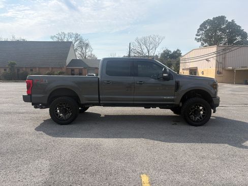 Used 2019 Ford F250 Lariat w/ Lariat Ultimate Package image 9