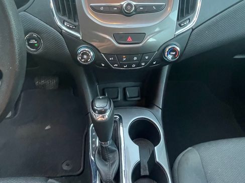 Used 2017 Chevrolet Cruze LT w/ Convenience Package FWD image 16