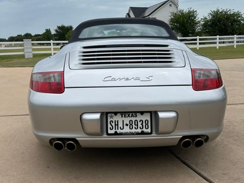 Used 2006 Porsche 911 Carrera S RWD image 6