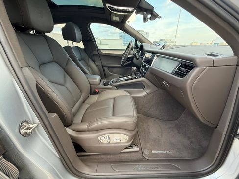 Used 2023 Porsche Macan image 18
