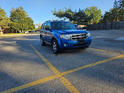 Used 2011 Ford Escape XLT w/ Canadian Winter Pkg image 4
