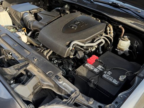 Used 2023 Toyota Tacoma SR5 RWD image 9