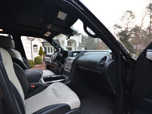 Used 2019 INFINITI QX80 Limited w/ All-Season Package image 25