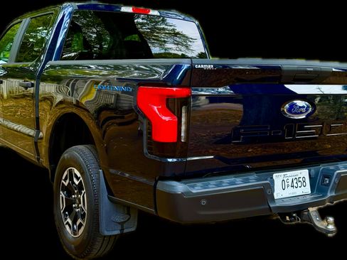 Used 2022 Ford F150 Lightning Pro image 4