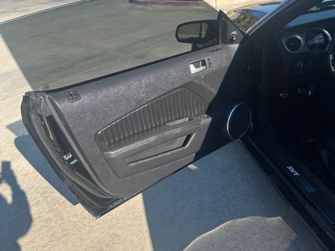 Used 2010 Ford Mustang Shelby GT500 image 15