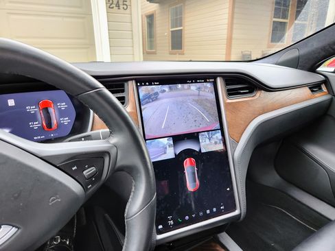 Used 2020 Tesla Model S Long Range Plus image 12