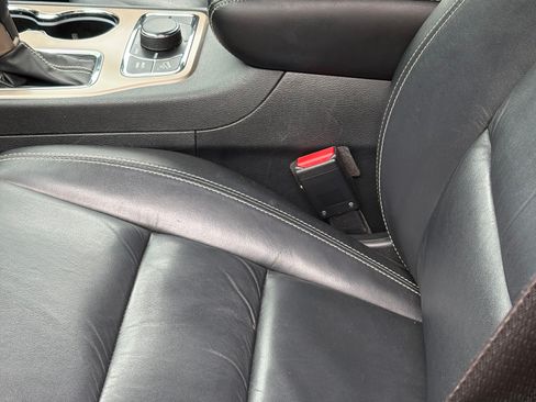 Used 2016 Jeep Grand Cherokee Limited AWD/4WD image 9